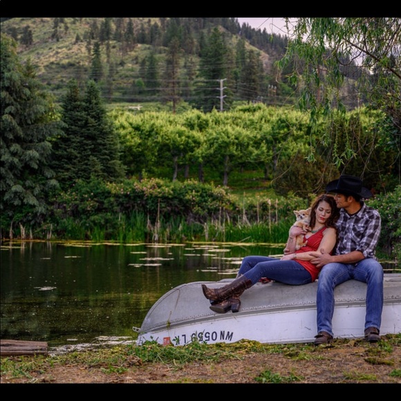 Meet your Posher- Hello, my name is Sarah. - Picture 2 of 3